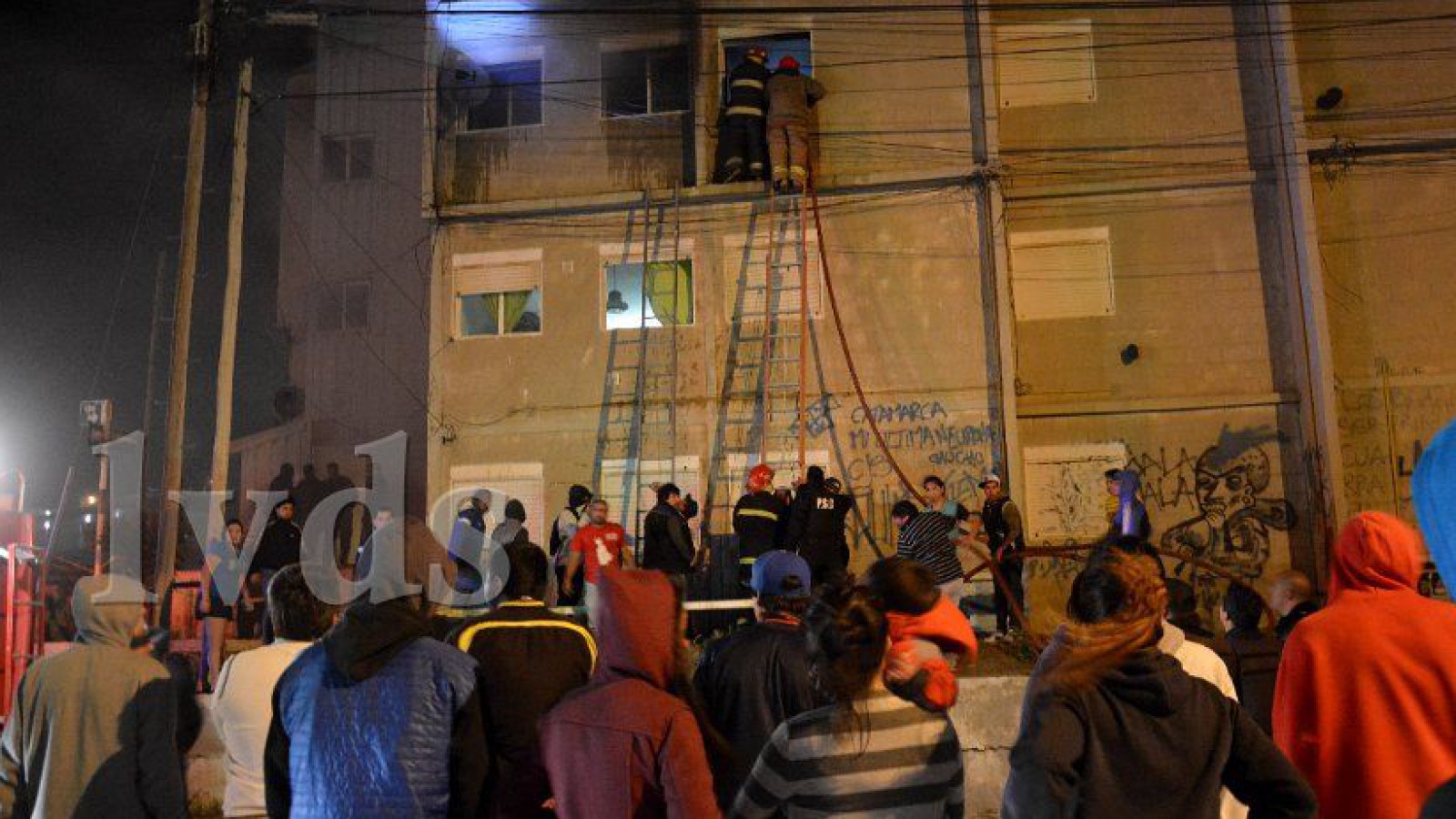Niños jugaban con fuego y causaron el incendio de un departamento del Gregores
